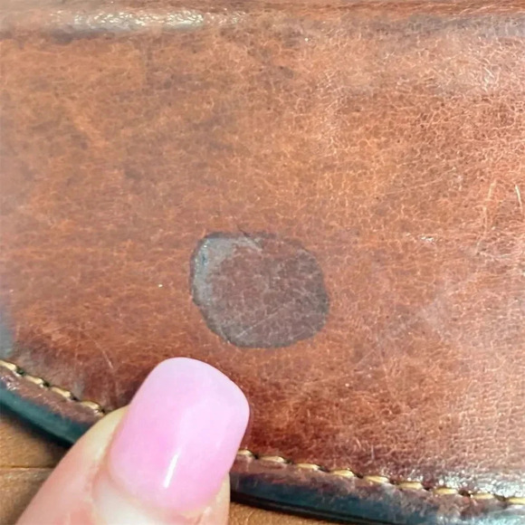 Vintage Coach Women’s Brown Leather Wallet - Luxury Logo Zipper Design - Picture 3 of 11